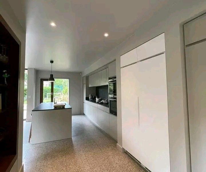 Hire a Painter: Gaint Maintenance