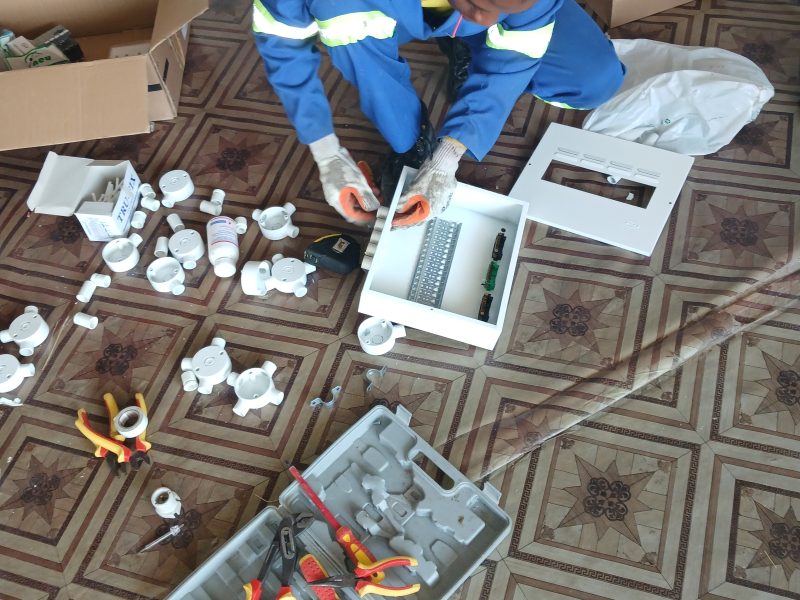 Hire me for all your electrician jobs